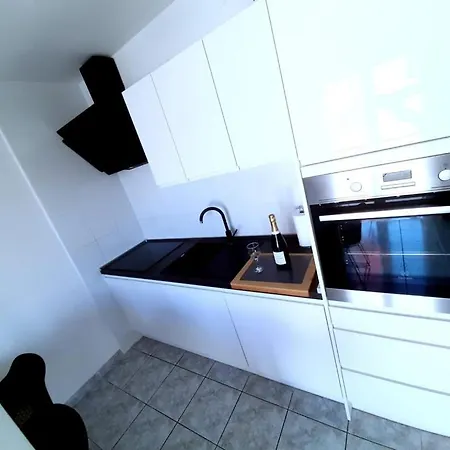 Lada * سوبيتار