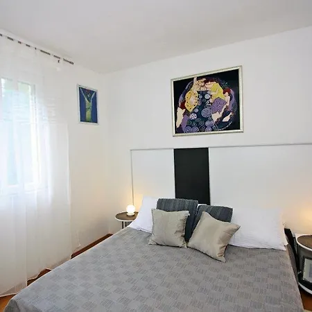 Lada Apartment Supetar