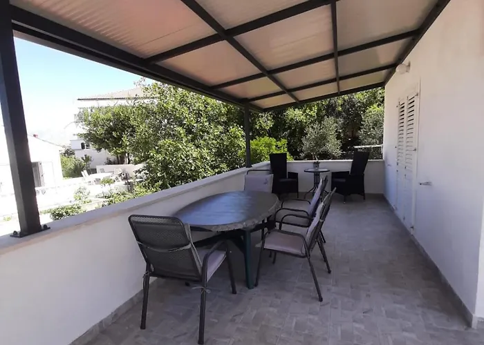 Lada Apartment Supetar