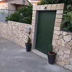 Lada *